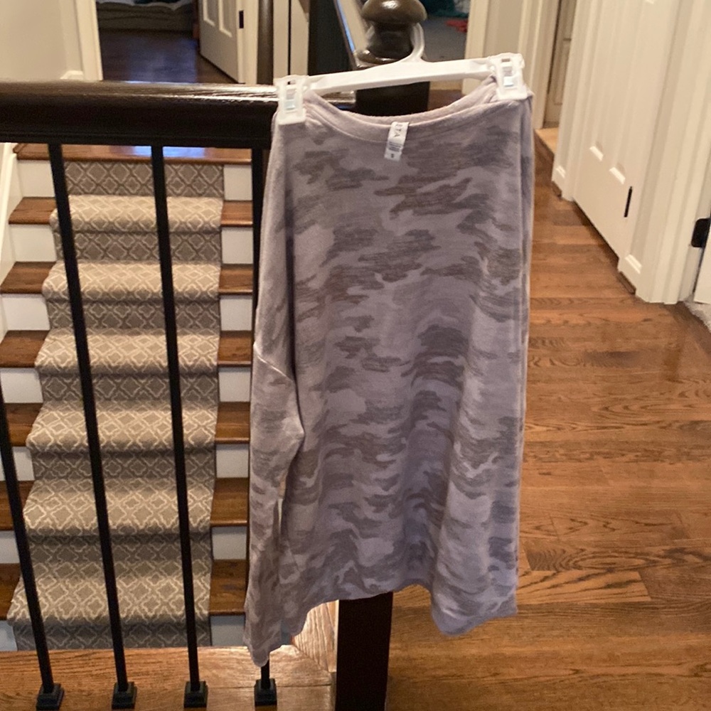 athleta crewneck